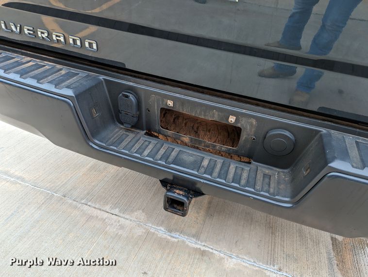 image for item DR6871 2017  Chevrolet Silverado 1500  Double Cab pickup truck