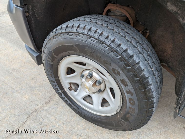 image for item DR6871 2017  Chevrolet Silverado 1500  Double Cab pickup truck