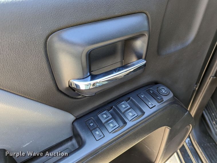 image for item DR6873 2018  Chevrolet Silverado 1500  Double Cab pickup truck