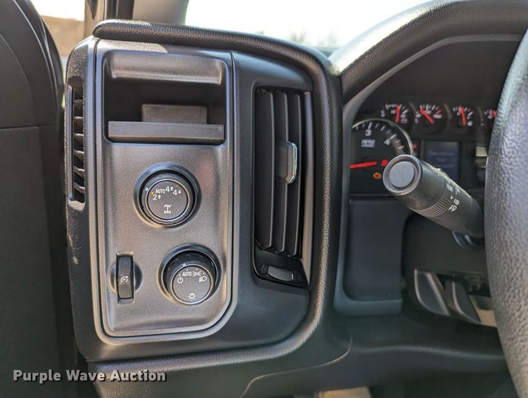 image for item DR6874 2018 Chevrolet Silverado 1500  Double Cab pickup truck