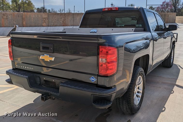 image for item DR6876 2017  Chevrolet Silverado 1500  Crew Cab pickup truck