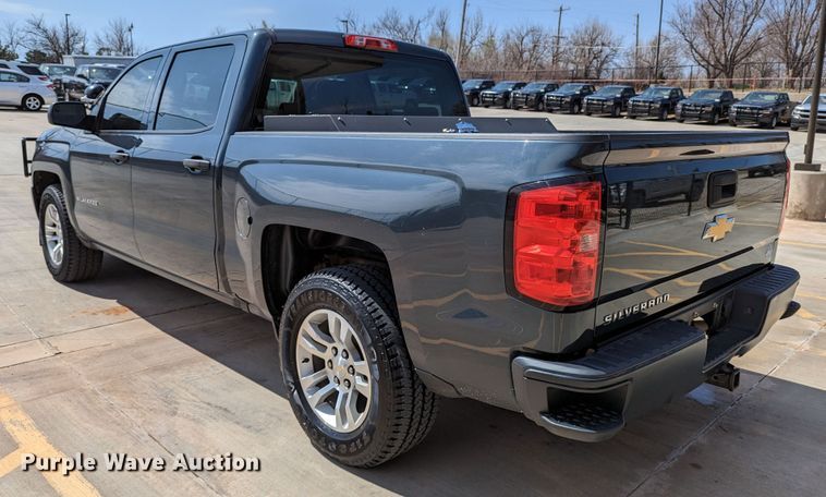 image for item DR6876 2017  Chevrolet Silverado 1500  Crew Cab pickup truck