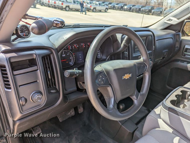 image for item DR6876 2017  Chevrolet Silverado 1500  Crew Cab pickup truck