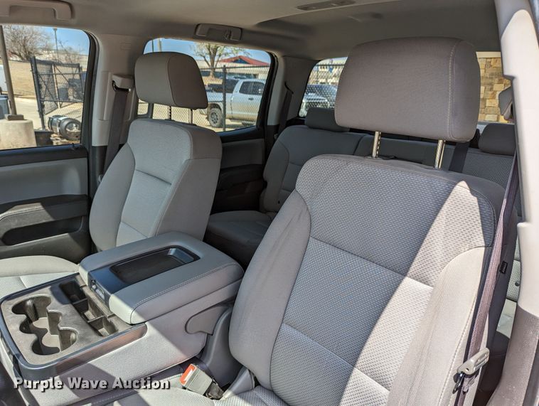 image for item DR6876 2017  Chevrolet Silverado 1500  Crew Cab pickup truck