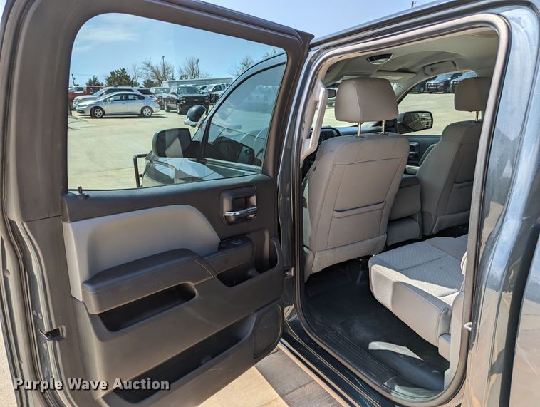 image for item DR6876 2017  Chevrolet Silverado 1500  Crew Cab pickup truck