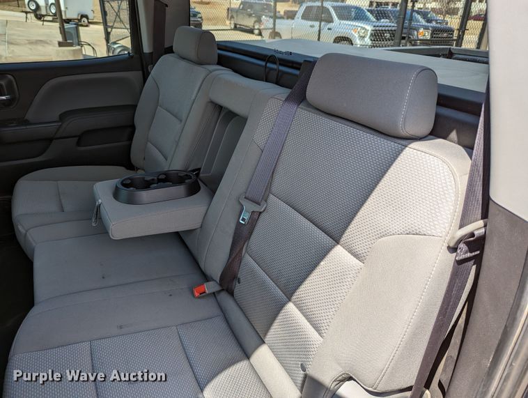 image for item DR6876 2017  Chevrolet Silverado 1500  Crew Cab pickup truck