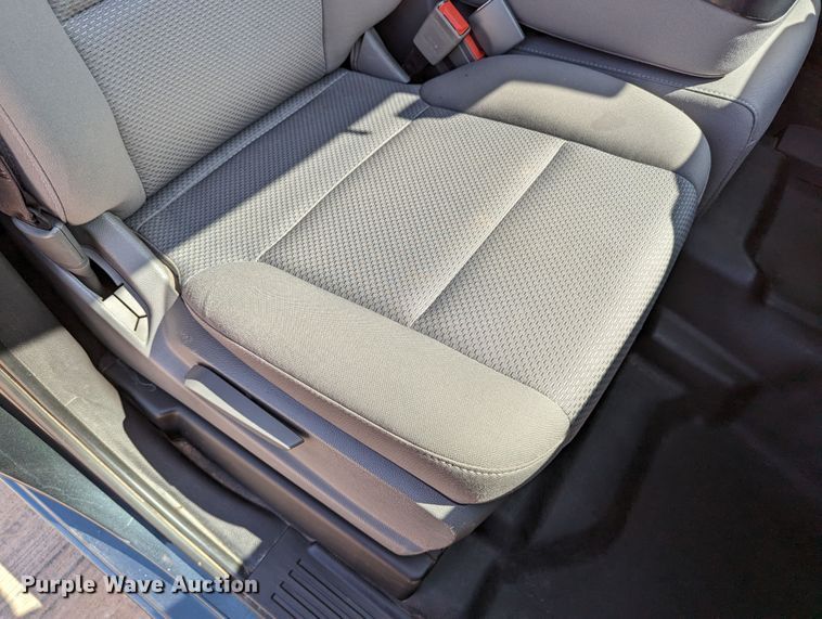 image for item DR6876 2017  Chevrolet Silverado 1500  Crew Cab pickup truck