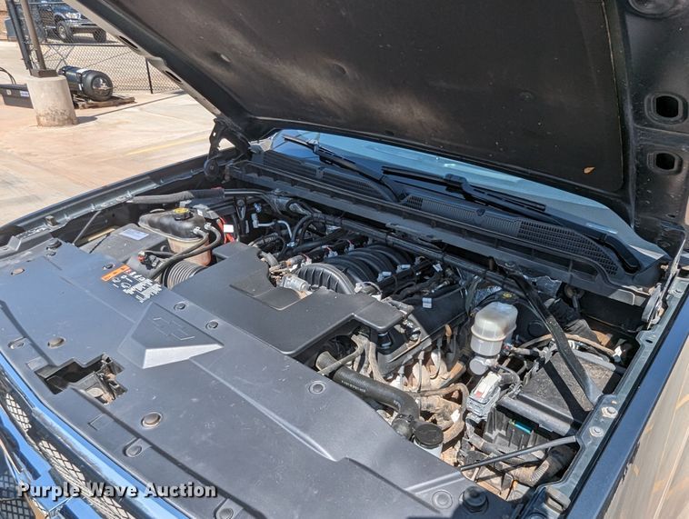 image for item DR6876 2017  Chevrolet Silverado 1500  Crew Cab pickup truck