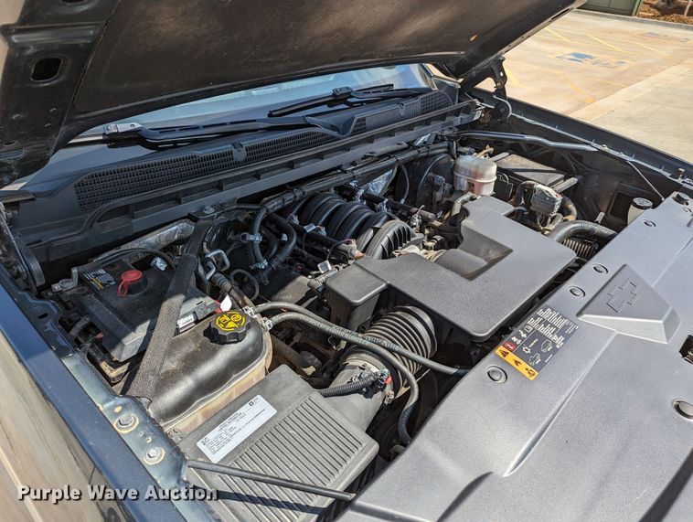 image for item DR6876 2017  Chevrolet Silverado 1500  Crew Cab pickup truck