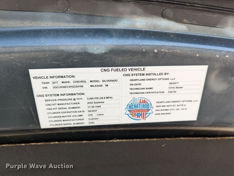 image for item DR6876 2017  Chevrolet Silverado 1500  Crew Cab pickup truck