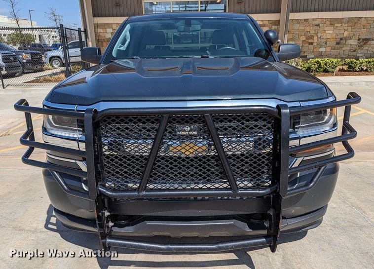 image for item DR6876 2017  Chevrolet Silverado 1500  Crew Cab pickup truck