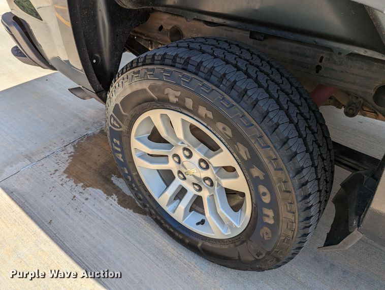 image for item DR6876 2017  Chevrolet Silverado 1500  Crew Cab pickup truck