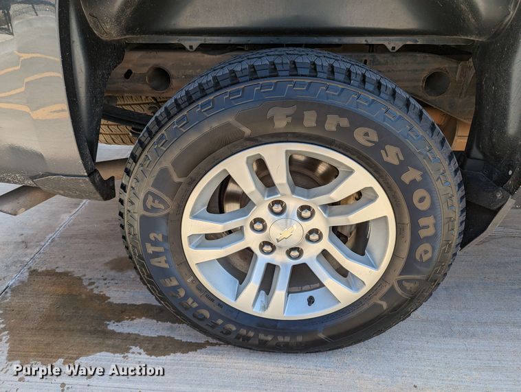 image for item DR6876 2017  Chevrolet Silverado 1500  Crew Cab pickup truck