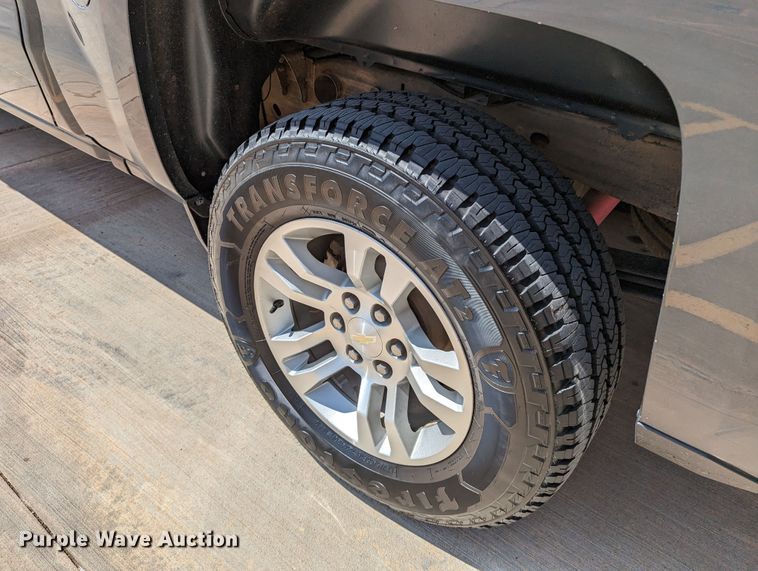 image for item DR6876 2017  Chevrolet Silverado 1500  Crew Cab pickup truck