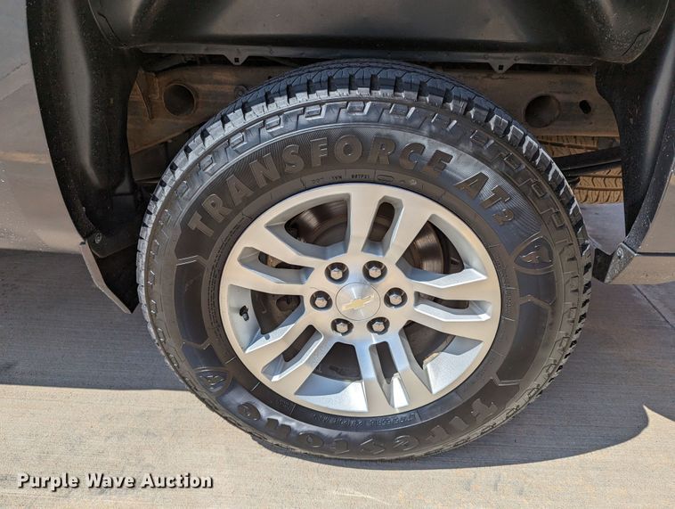 image for item DR6876 2017  Chevrolet Silverado 1500  Crew Cab pickup truck