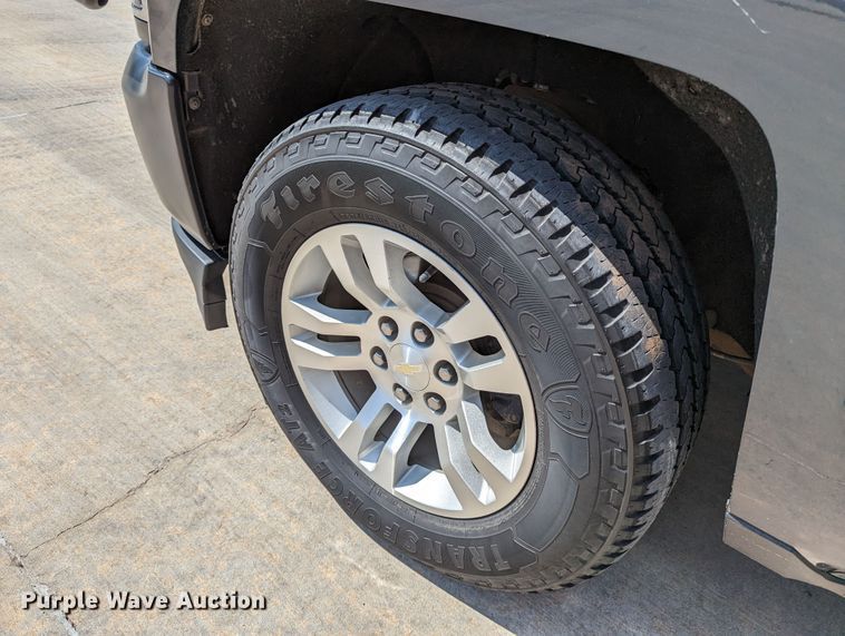 image for item DR6876 2017  Chevrolet Silverado 1500  Crew Cab pickup truck