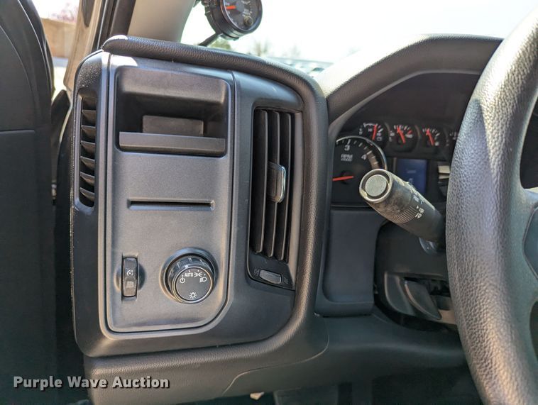 image for item DR6877 2015  Chevrolet Silverado 1500  Double Cab pickup truck