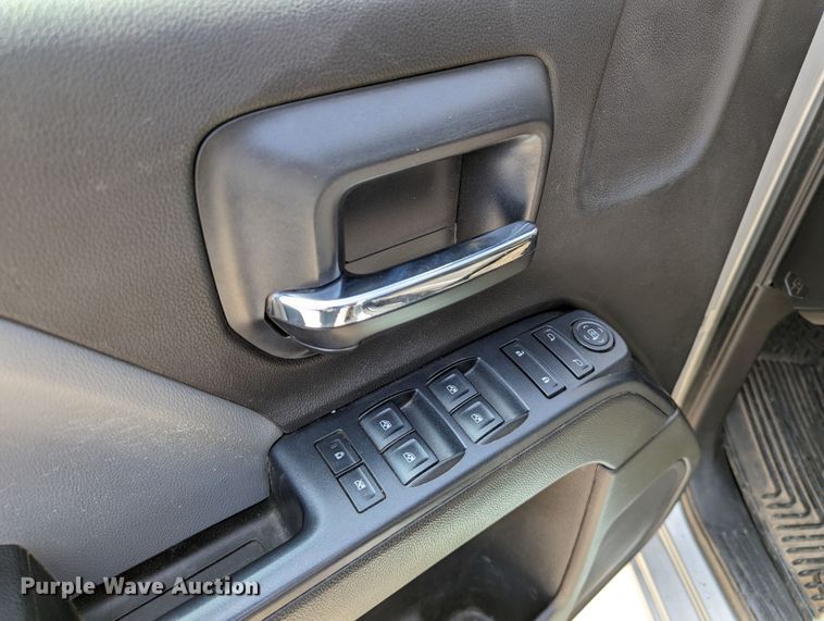 image for item DR6882 2016 Chevrolet Silverado  1500  Double Cab pickup truck