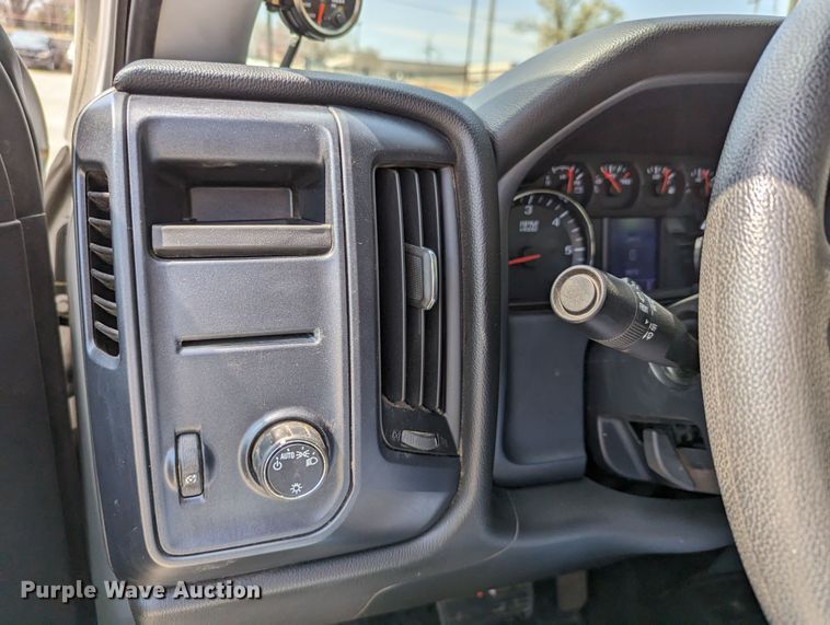 image for item DR6882 2016 Chevrolet Silverado  1500  Double Cab pickup truck