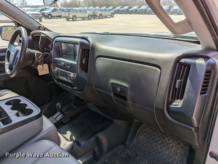 image for item DR6882 2016 Chevrolet Silverado  1500  Double Cab pickup truck