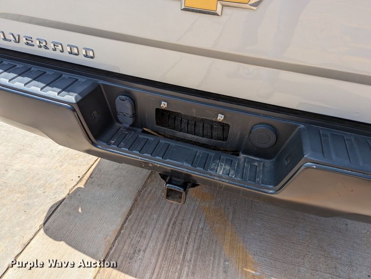 image for item DR6882 2016 Chevrolet Silverado  1500  Double Cab pickup truck