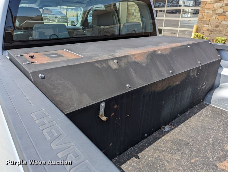 image for item DR6882 2016 Chevrolet Silverado  1500  Double Cab pickup truck