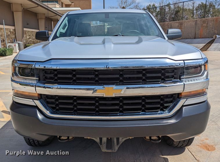 image for item DR6883 2017 Chevrolet Silverado  1500  Double Cab pickup truck