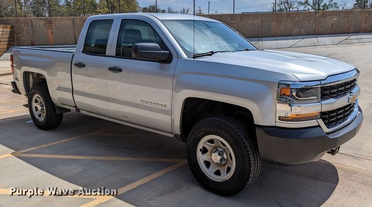 image for item DR6883 2017 Chevrolet Silverado  1500  Double Cab pickup truck