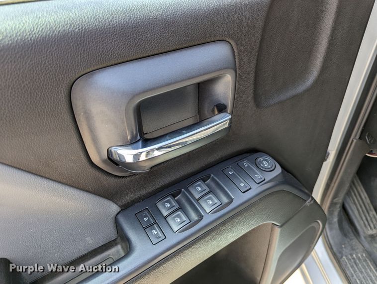 image for item DR6883 2017 Chevrolet Silverado  1500  Double Cab pickup truck