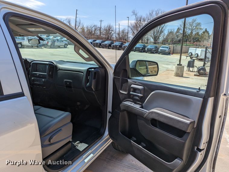 image for item DR6883 2017 Chevrolet Silverado  1500  Double Cab pickup truck