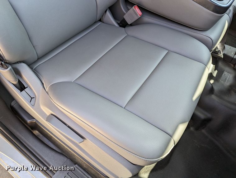 image for item DR6883 2017 Chevrolet Silverado  1500  Double Cab pickup truck