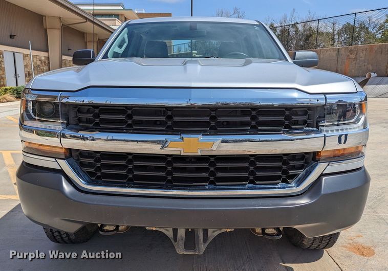 image for item DR6883 2017 Chevrolet Silverado  1500  Double Cab pickup truck