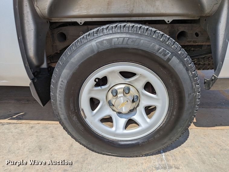 image for item DR6885 2015 Chevrolet Silverado 1500  Double Cab pickup truck