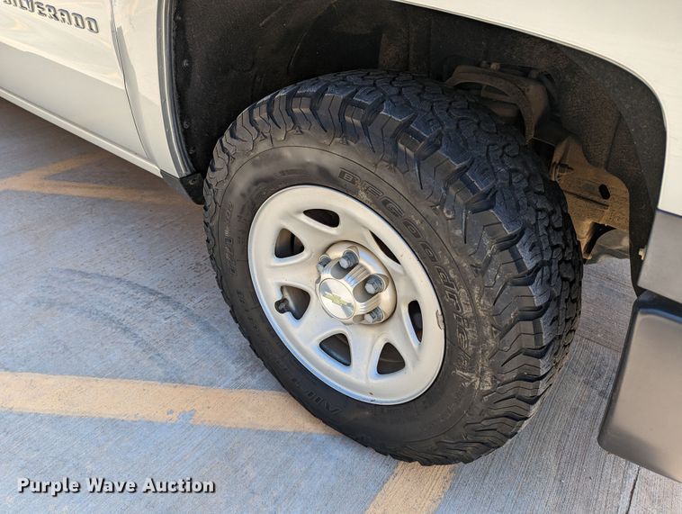 image for item DR6886 2015 Chevrolet Silverado 1500  Double Cab pickup truck