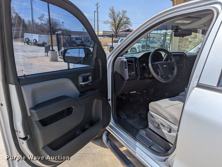 image for item DR6887 2015 Chevrolet Silverado 1500  Crew Cab pickup truck