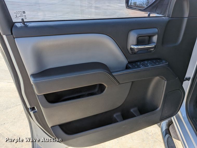 image for item DR6887 2015 Chevrolet Silverado 1500  Crew Cab pickup truck