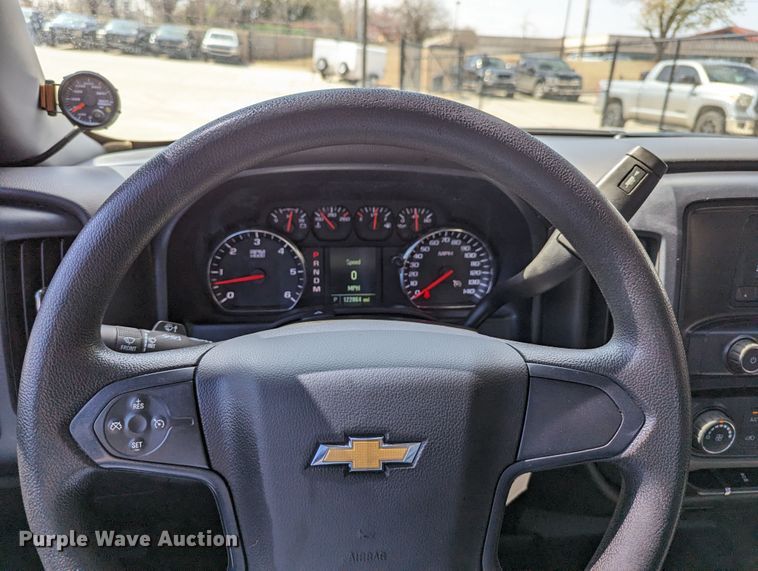 image for item DR6887 2015 Chevrolet Silverado 1500  Crew Cab pickup truck