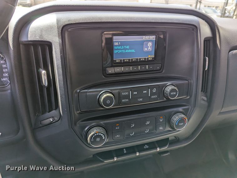 image for item DR6887 2015 Chevrolet Silverado 1500  Crew Cab pickup truck