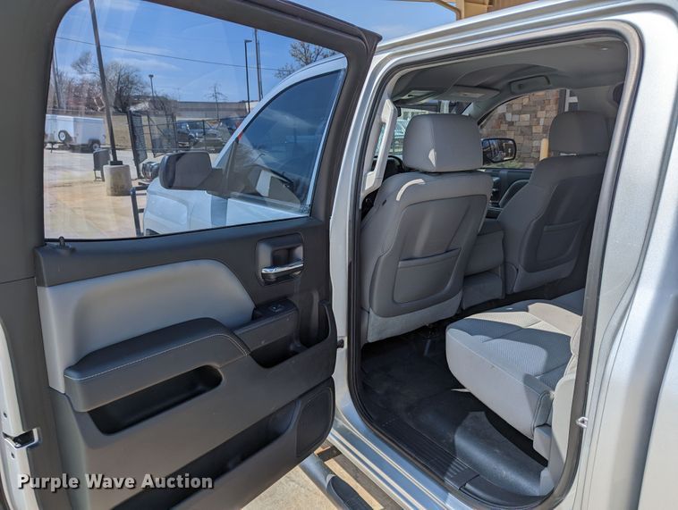 image for item DR6887 2015 Chevrolet Silverado 1500  Crew Cab pickup truck