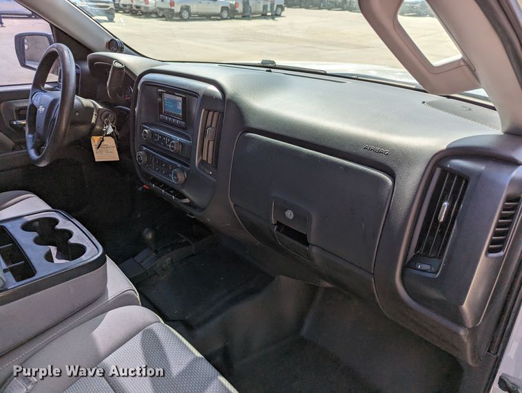 image for item DR6887 2015 Chevrolet Silverado 1500  Crew Cab pickup truck