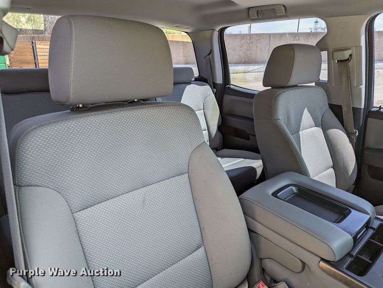 image for item DR6887 2015 Chevrolet Silverado 1500  Crew Cab pickup truck