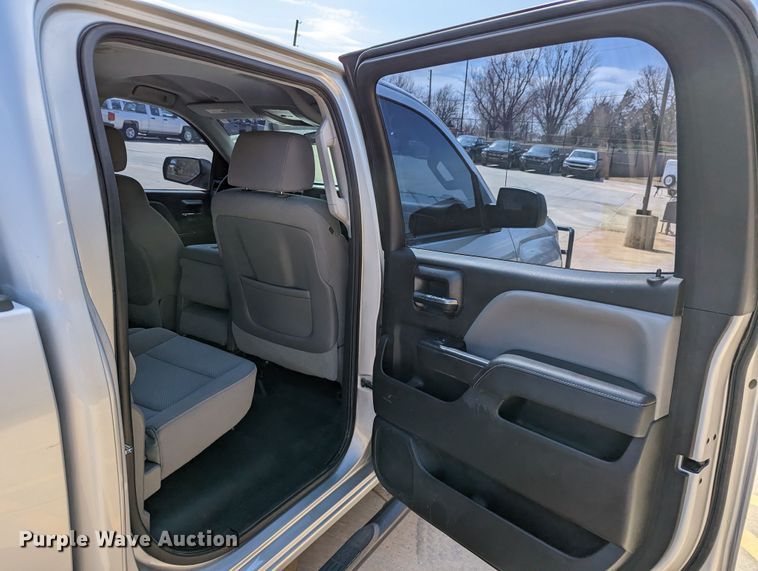 image for item DR6887 2015 Chevrolet Silverado 1500  Crew Cab pickup truck