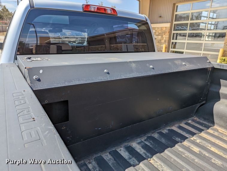 image for item DR6887 2015 Chevrolet Silverado 1500  Crew Cab pickup truck