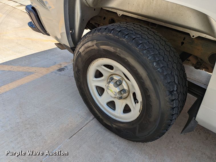 image for item DR6887 2015 Chevrolet Silverado 1500  Crew Cab pickup truck