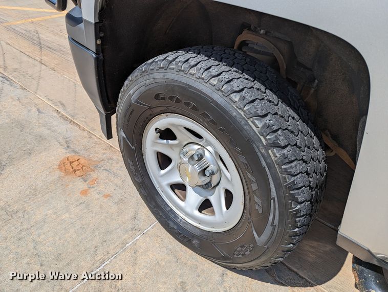 image for item DR6887 2015 Chevrolet Silverado 1500  Crew Cab pickup truck