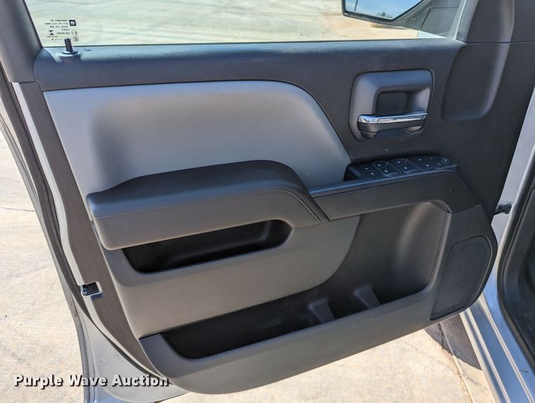 image for item DR6888 2016 Chevrolet Silverado 1500  Crew Cab pickup truck