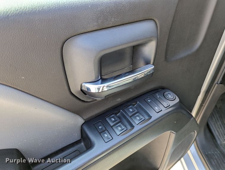 image for item DR6888 2016 Chevrolet Silverado 1500  Crew Cab pickup truck