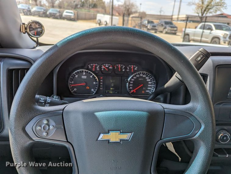 image for item DR6888 2016 Chevrolet Silverado 1500  Crew Cab pickup truck