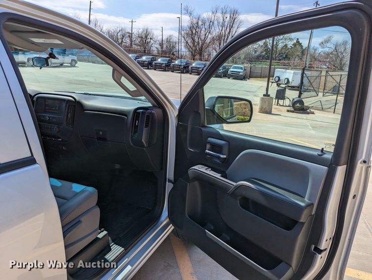 image for item DR6888 2016 Chevrolet Silverado 1500  Crew Cab pickup truck