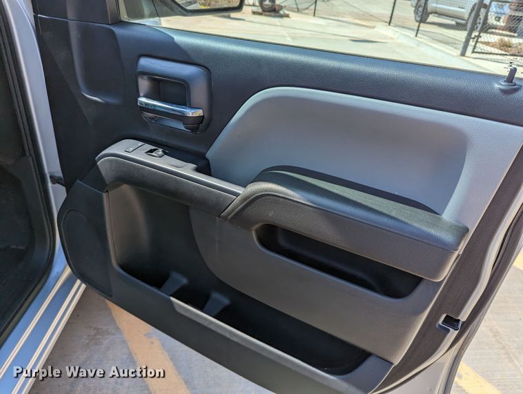 image for item DR6888 2016 Chevrolet Silverado 1500  Crew Cab pickup truck